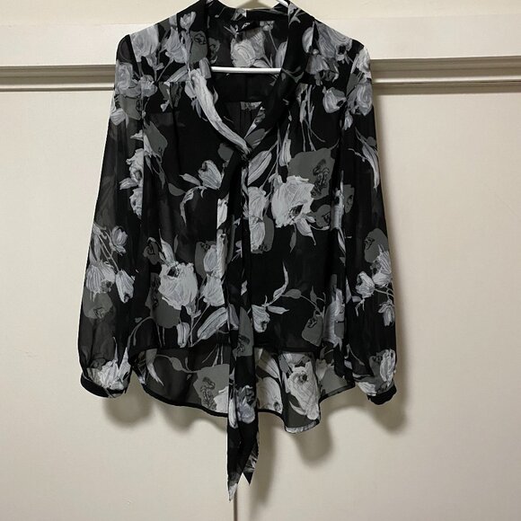 Bobeau long sleeve, black button-down blouse w/flowers & front tie, size M - Picture 1 of 10